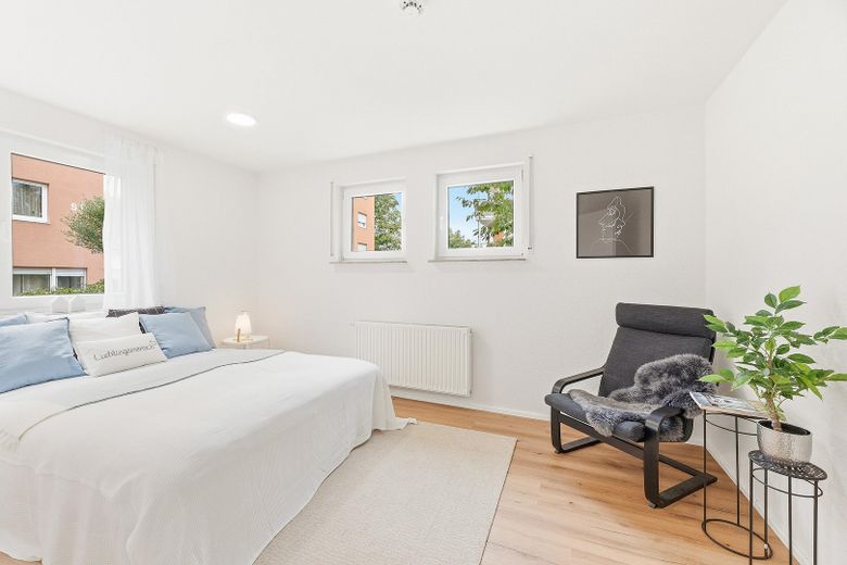 2-Zimmerwohnung in Reutlingen-Hohbuch (nahe FH) - frisch renoviert, modern, hell, Balkon/Garten – Schlafzimmer