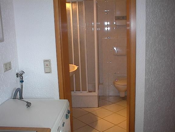 Apartamento individual amueblado con cocina equipada y lavadora – Bad 1
