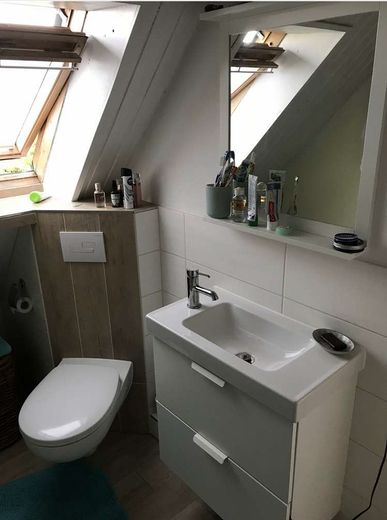 Vermietetes Reihenendhaus | *provisionsfrei* | 800m zur Ostsee | Niendorf/Hohenkirchen – Badezimmer oben