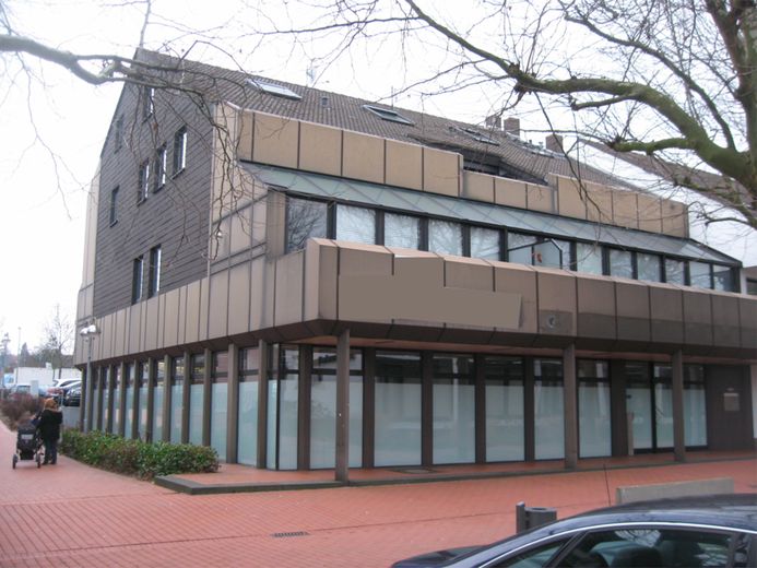 Ansicht mit Haupteingang