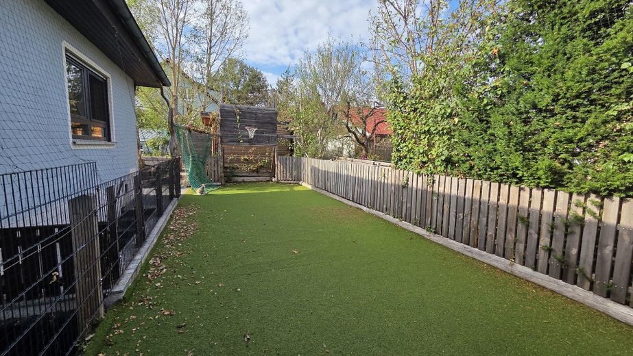 Ampio bungalow con giardino, finiture di pregio e area aggiuntiva opzionale – Spielbereich