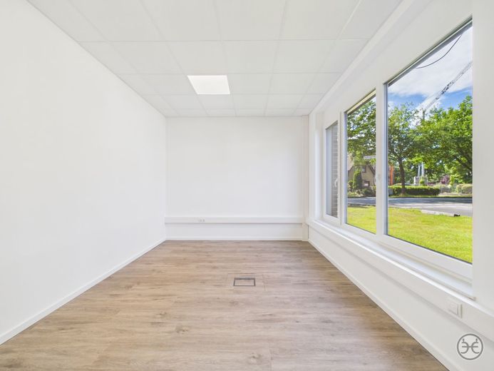 Bürofläche in Frequenzlage von Kreyenbrück // Erstbezug // Kreyenbrück // Oldenburg – Eden-Ehbrecht-Immobilien_Gewerbe_Bürofläche_Vermietung_018