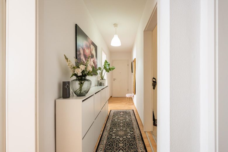 Provisionsfrei! Vermietete 2-Zimmer-Erdgeschosswohnung (68,5 m²) in zentraler Lage von Baden-Baden – Flur