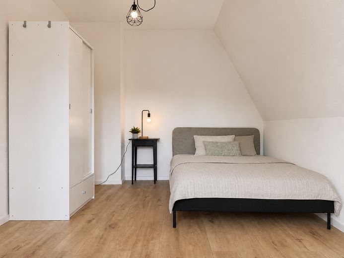 6,3 % Rendite! Kernsanierte Eigentumswohnung mit Stellplatz in Markranstädt – Schlafbereich. 