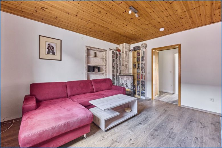 Charmantes Einfamilienhaus mit idyllischem Garten - technisch modernisiert! – Zimmer OG