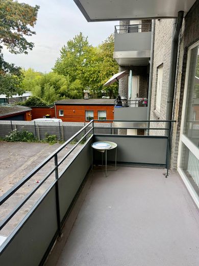 Appartamento di 2 locali con balcone e ascensore – Balkon