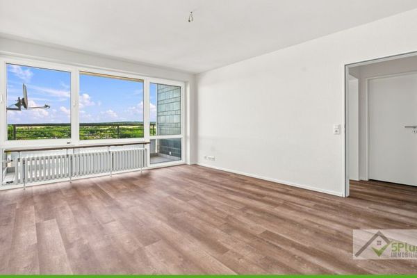 + 5PLUS + VIVRE AVEC PANORAMA : APPARTEMENT EN COPROPRIÉTÉ AVEC UNE VUE ÉPOUSTOUFLANTE AU-DESSUS DES TOITS D’AIX-LA-CHAPELLE / WALHEIM +