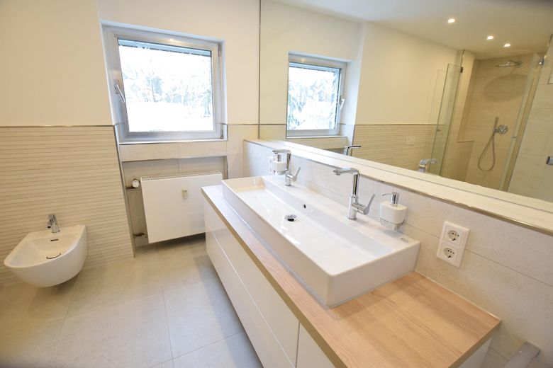 Exklusives Wohnen am Königsforst – Hochwertige 135‑m²‑Residenz in der Parkstraße – Bad