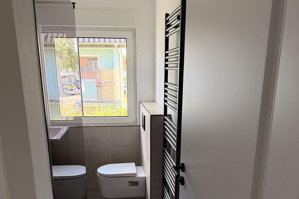 Prima occupazione dopo ristrutturazione completa! Appartamento da sogno con 3 locali disponibile dal 15.09. (Detmold)