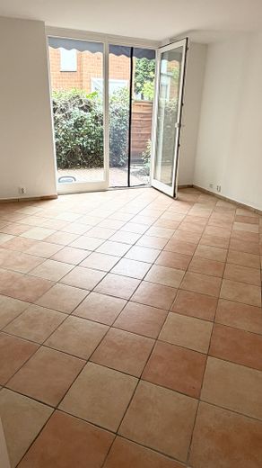 Berlin-Kladow -kernsanierte 3 Zimmer Maisonette Wohnung mit kleinem Garten – WZ mit Gartenblick