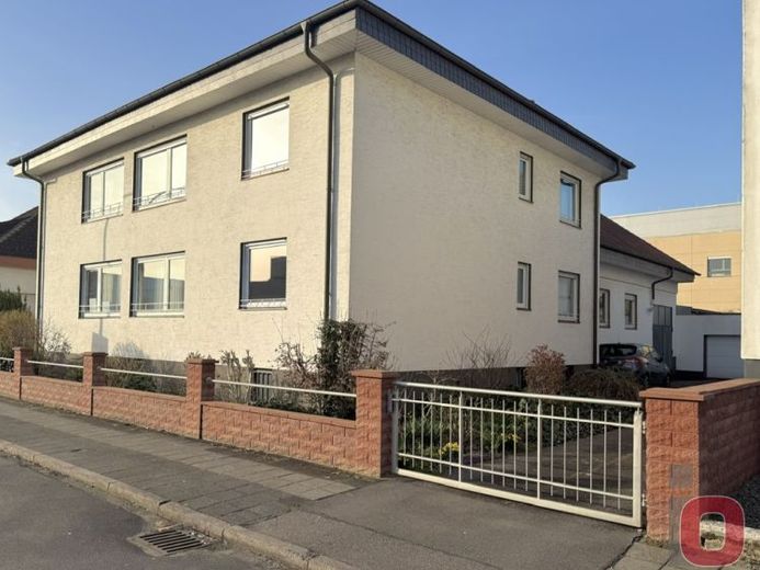 Anwesen am RNZ - 735m² Wohn-/Nutzfläche, 3 Wohnungen, Werkstatt, Lager & Doppelgaragen – Foto 1