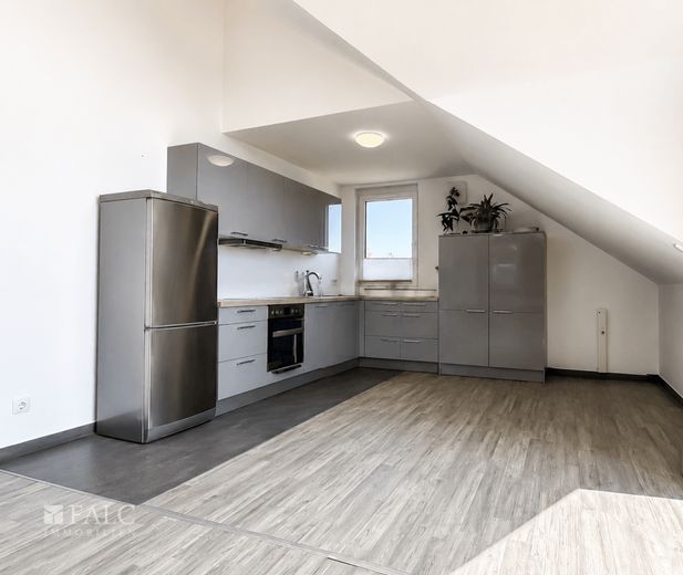 Hell. Offen. Energieeffizient. KfW-40-Wohnung mit sonniger Terrasse und Garage – Küche