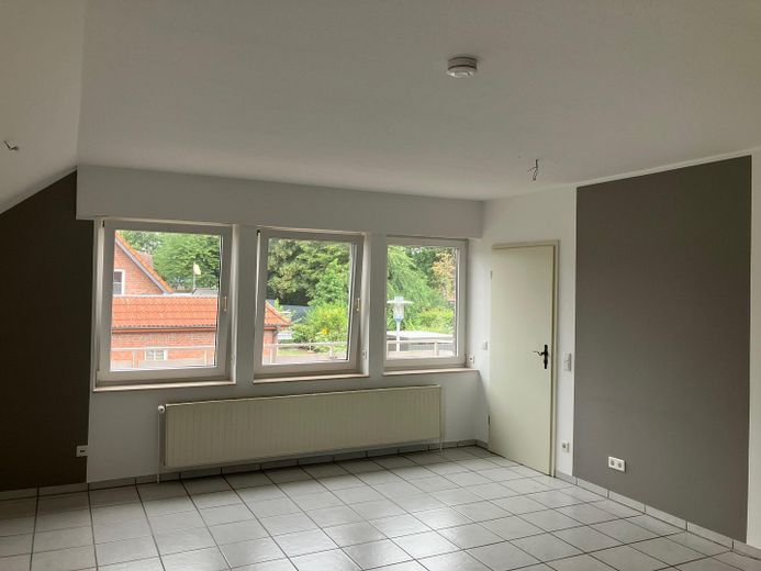 Komfort-Einliegerwohnung im Winkelbungalow mit Balkon in ruhiger Stadtrandlage, von privat – Wohnen 