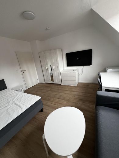 Neu renovierte 3 er WG in Stuttgart Ost 3.OG rechts – WG Zimmer 3