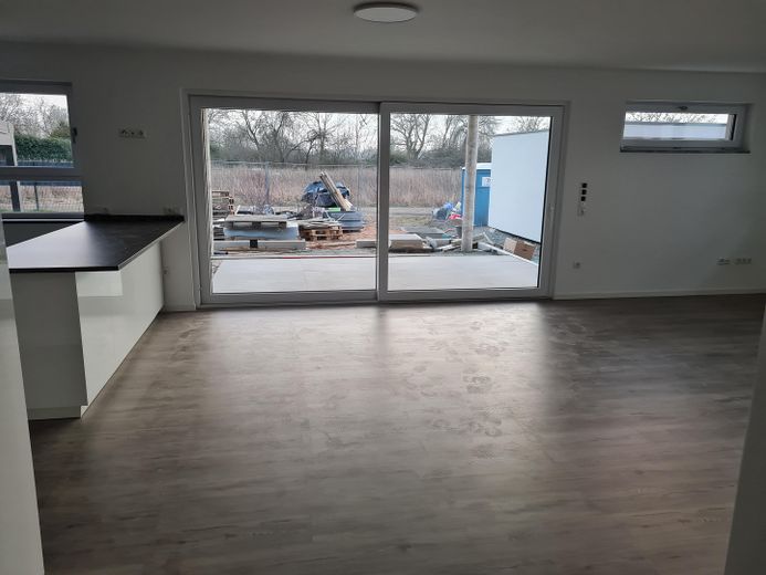 **Neubau Erstbezug, Traumhafte und moderne 4-ZIMMER EG.-Maisonette Whg. in Bischofsheim** – Essbereich