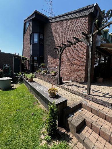 Einfamilienhaus Duisburg Rumeln mit Doppelgarage, Garten + Teich – Foto 17