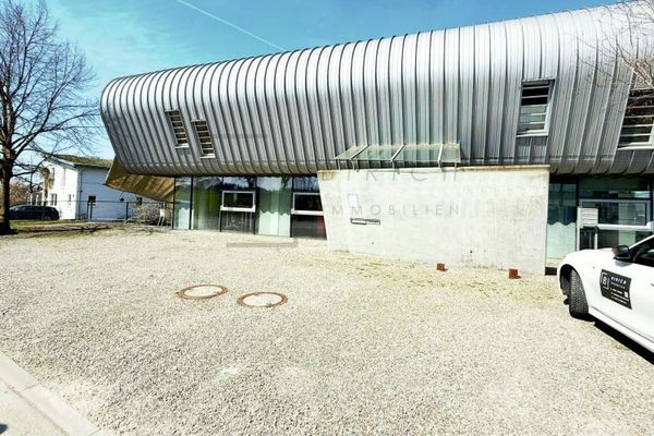 Moderno. Flessibile. Rappresentativo. – Ufficio e spazio commerciale con vista panoramica