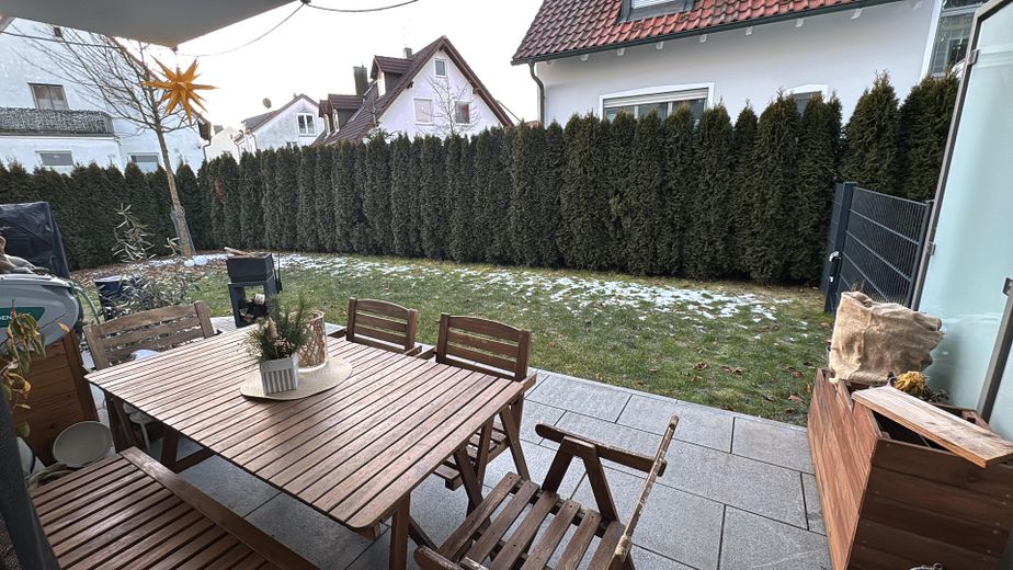 Terrasse mit Garten