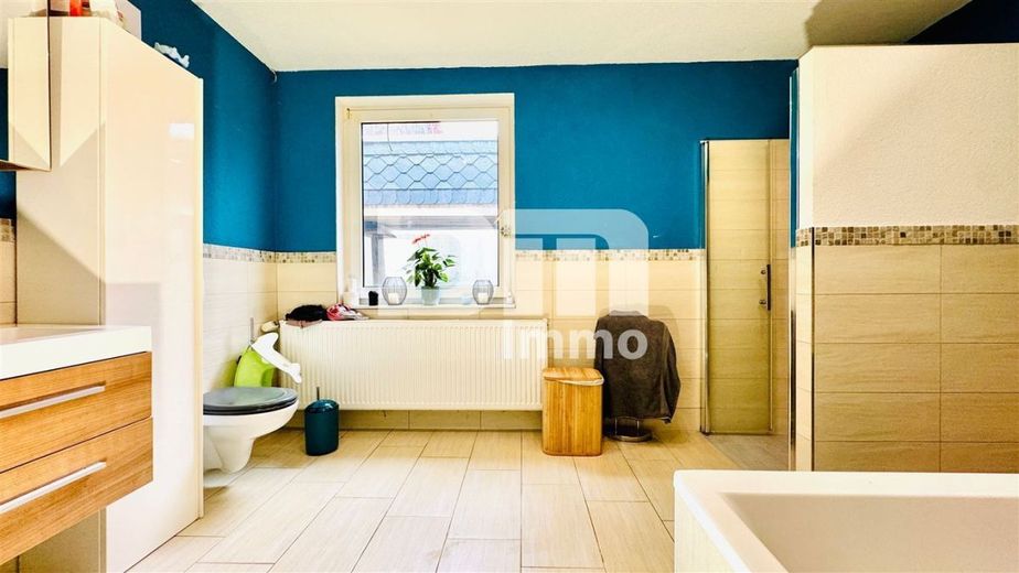 Charmanter Wohntraum mit Tradition und Moderne auf großem Grundstück – EG Badezimmer Wanne / Dusche