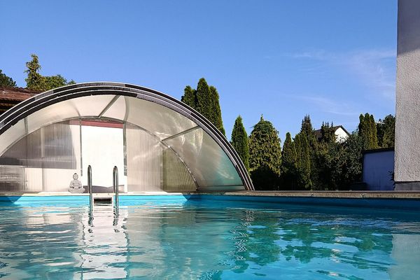 Zweifamilienhaus in Toplage, Ruheoase mit Pool am Stadtrand von Friedberg/Augsburg, Hochzoll