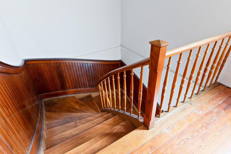 gepflegtes, schönesTreppenhaus