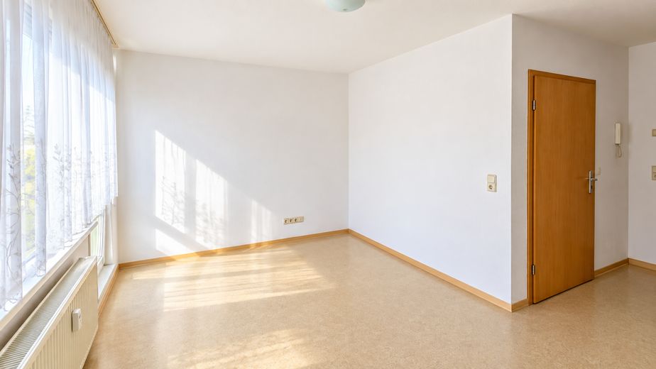 1 R-WE yaşlı konutu, DRK hizmetiyle, büyük yeşil alan, sakin, merkezi birinci sınıf konum – Wohnung