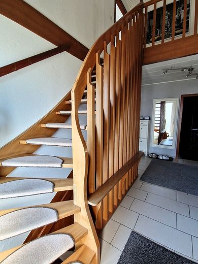 Casa unifamiliare con giardino, garage e posto auto – Photo 8