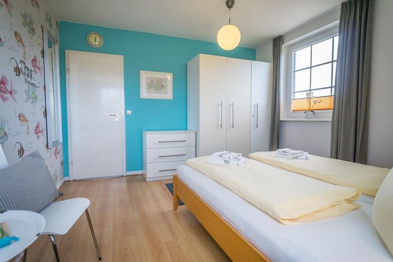 List/Sylt: charmante Eigentumswohnung Obergeschoss (1.Stock) + DG – Schlafzimmer