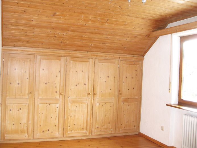 2.5-room top-floor apartment in Andechs – Schlafzimmer  Einbauschrank
