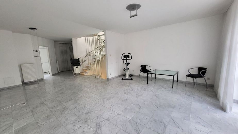 Neuer Preis ! RMH mit Garage, 2 Balkonen, Garten und Terrasse – Wohnen EG
