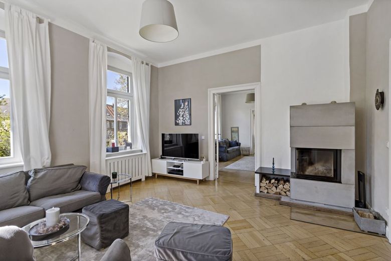 Kernsaniertes und strahlendes "Liebhaberstück" - großes Einfamilienhaus in Steuden! – Wohnzimmer