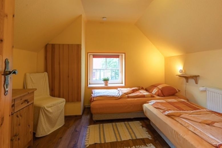 Schlafzimmer 2