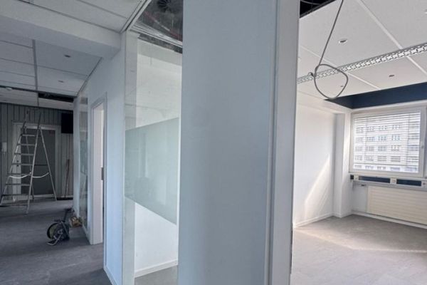 10245 - Office spaces individual rooms for rent – completely renovated & air-conditioned