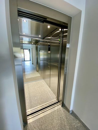 Modernes 2,5-Zi.-Penthouse mit Aufzug & Stellplatz – Solingen-Ohligs – Aufzug