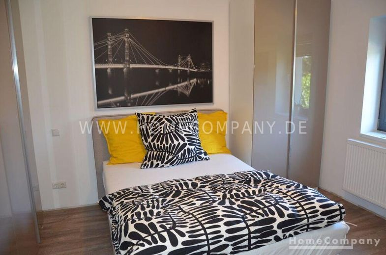 Großzügige 2 (3) Zi.-Wohnung in einem 2 Familienhaus, 1. OG, mit Balkon und 2 PKW-Stellplätzen. – 2fb13d4b420e1651cc0d55f9a968f70e54c9f562.jpg