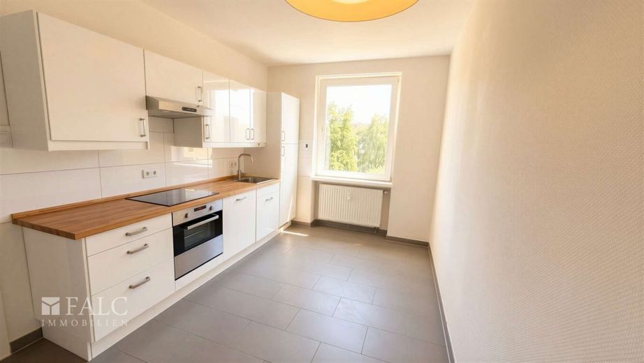 Mitten in der Stadt, direkt im Grünen - gepflegte 2-Zimmer-Wohnung mit besonderem Ausblick – Küche