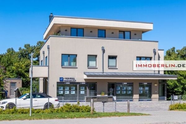 IMMOBERLIN.DE - Exzellentes KfW-55-Wohn-/Geschäftshaus mit Seeblick-Wohnung