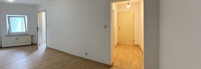 Charmant appartement de 2 pièces dans une cour arrière calme – visite virtuelle incluse – Wohnzimmer / Flur