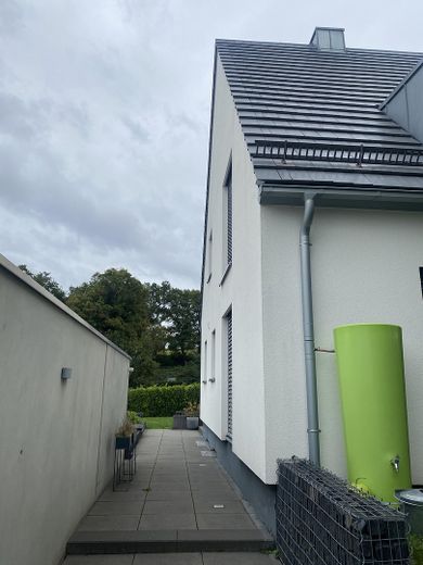 seitlicher Hauseingang