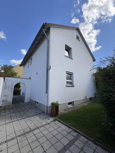 Casa unifamiliare inondata di luce in una posizione privilegiata e tranquilla – Perfetta per famiglie, in vendita – Foto 4
