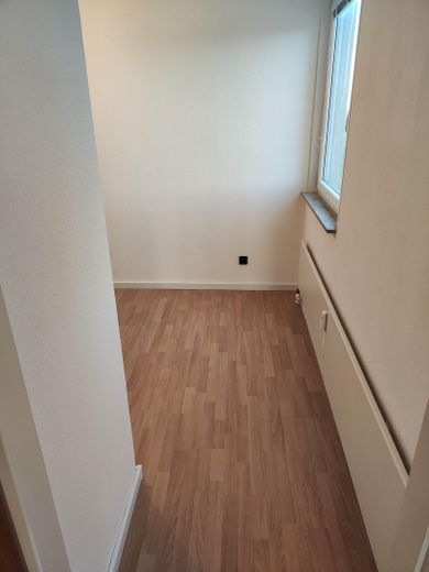 2 Zimmer Wohnung mit Balkon, frisch saniert – Essecke