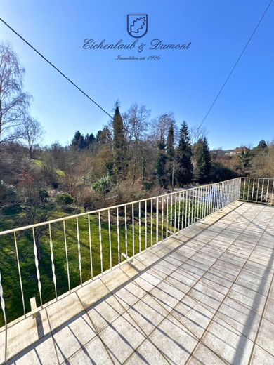 Freistehendes 1-2 Familienhaus in zentrums-und naturnaher Lage, sofort nutzbar – Balkon OG