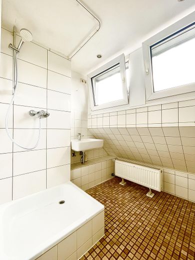DG - Wohnung / Bad