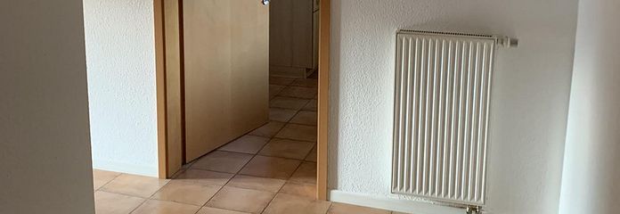 Flur m. Blick auf Küchentür