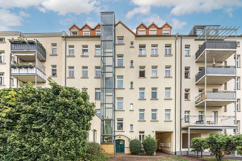 *Erstbezug nach Modernisierung: 2-R Altbau-Wohnung im Leipziger Norden | WG geeignet* – Hinteransicht