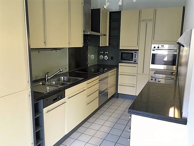 72 qm - Fürstenbergerstr. 168, 60323 Frankfurt mit Concierge – Küche