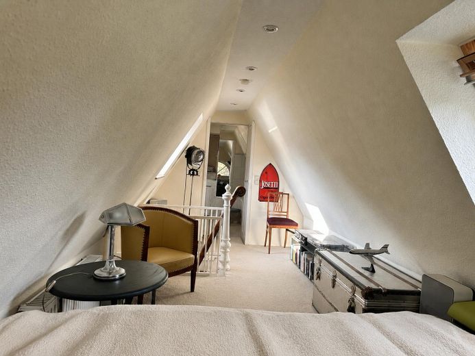 Villa mit Gutshauscharakter auf 3500m²-unverbaubarer Seeblick in Kieler Stadtrandlage – Seitenflügel 1 - Schlafzimmer