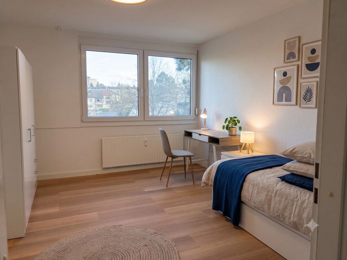 Kapitalanlage - Voll möblierte WG-Wohnung in Ludwigsburg-Neckarweihingen – Zimmer-Dekoration KI generiert