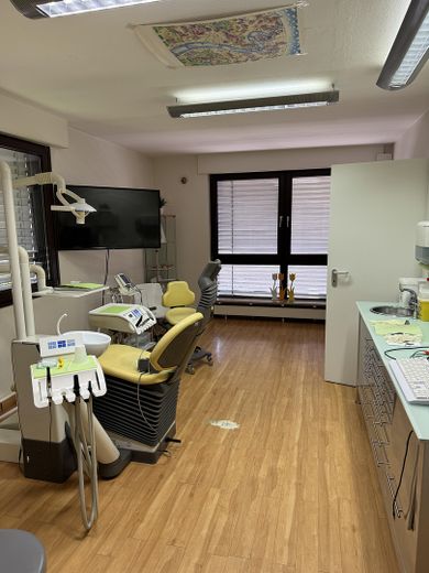 Moderne Praxis- oder Bürofläche in Top-Lage – Behandlung