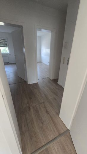 Appartamento al piano terra con 2 locali recentemente ristrutturato a Dellwig, libero da subito – Flur/Eingangsbereich